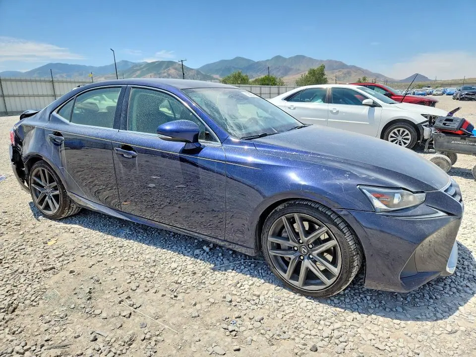 2017 LEXUS IS 300  
