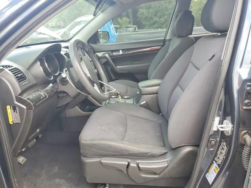 2011 KIA SORENTO LX  