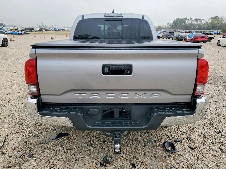 2019 TOYOTA TACOMA SR5 V6  