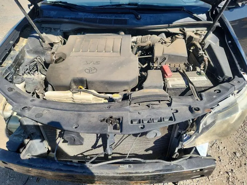 2012 TOYOTA CAMRY SE V6  