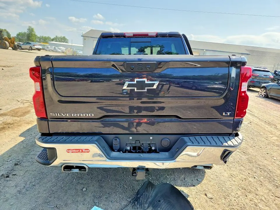 2024 CHEVROLET SILVERADO K1500 LT  
