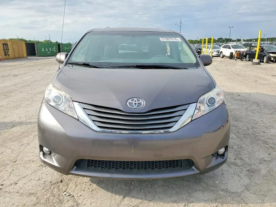 2014 TOYOTA SIENNA XLE 8-PASSENGER  