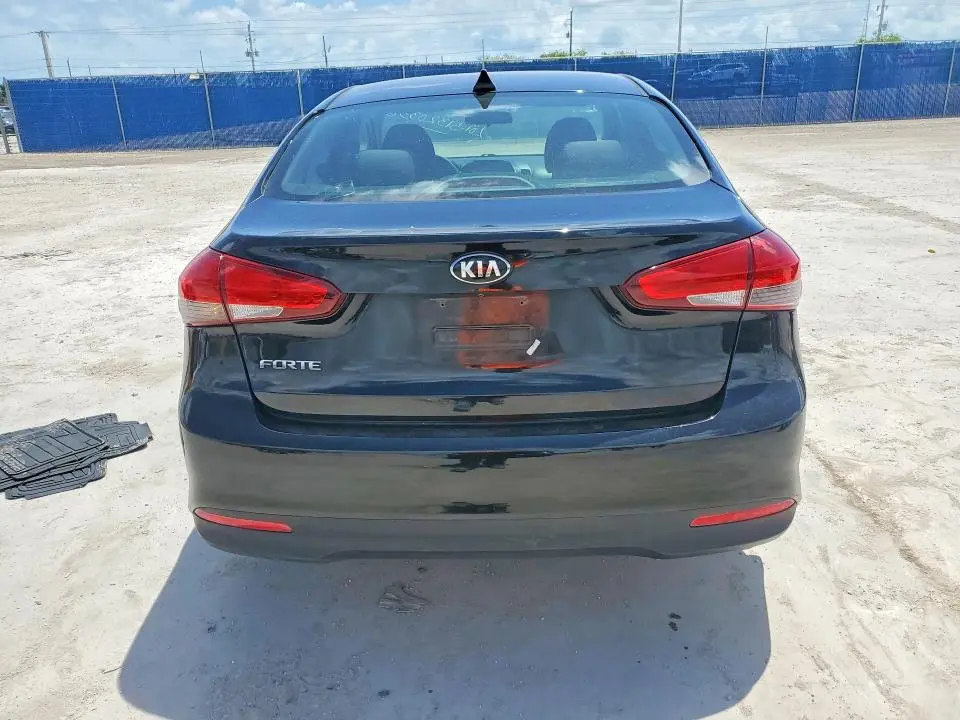 2018 KIA FORTE LX  