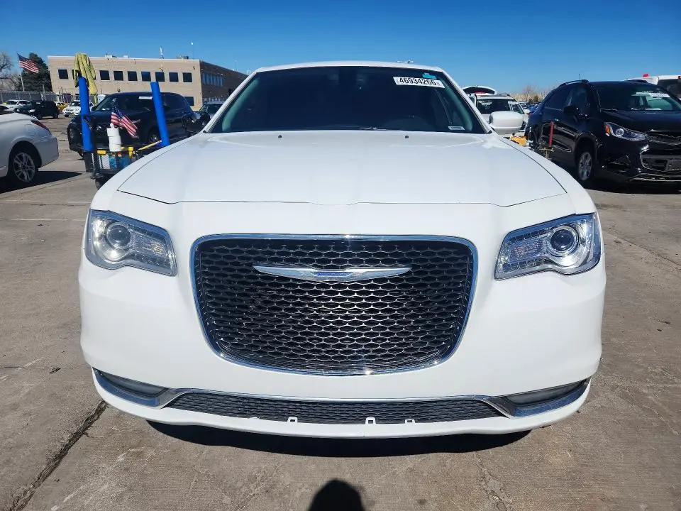 2016 CHRYSLER 300 LIMITED  