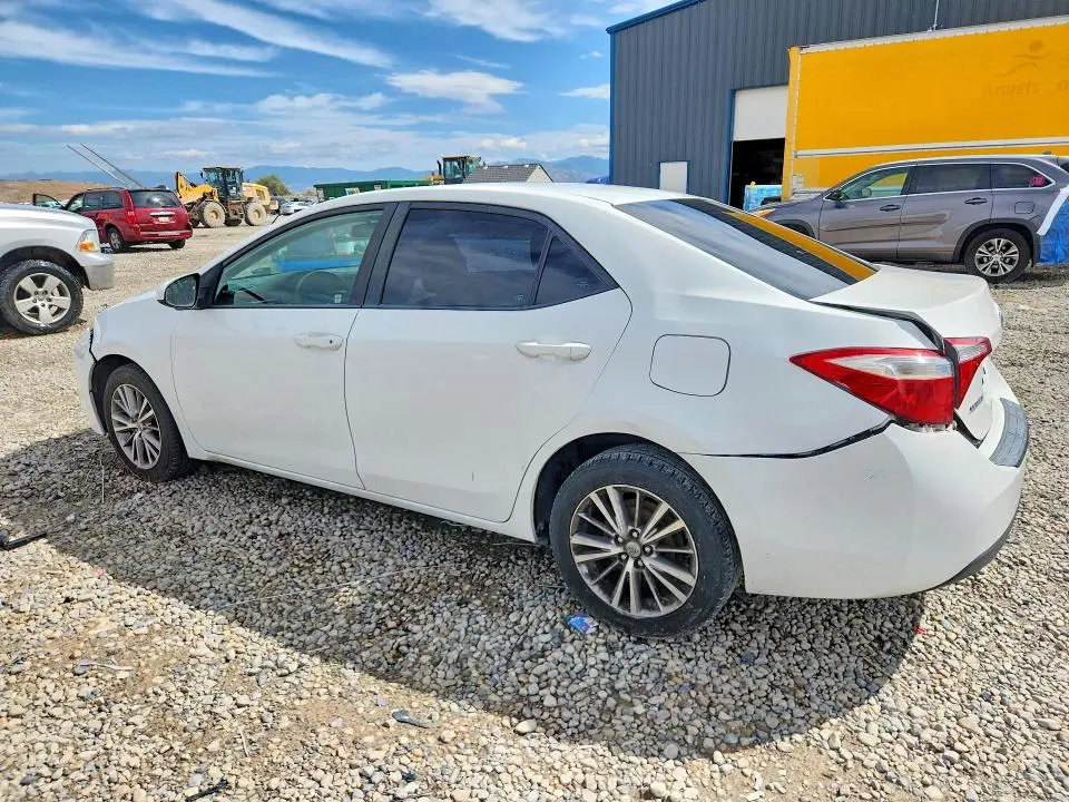 2015 TOYOTA COROLLA LE PLUS  