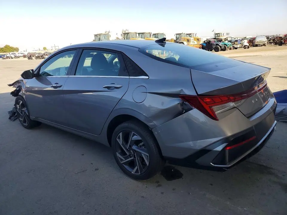 2025 HYUNDAI ELANTRA SEL  