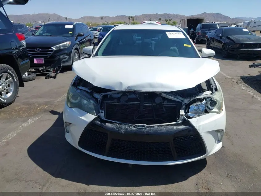 2016 TOYOTA CAMRY SE