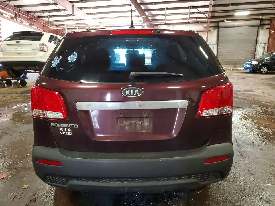 2013 KIA SORENTO LX  