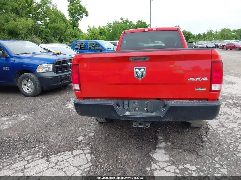 2017 RAM 1500 TRADESMAN  4X4 8' BOX