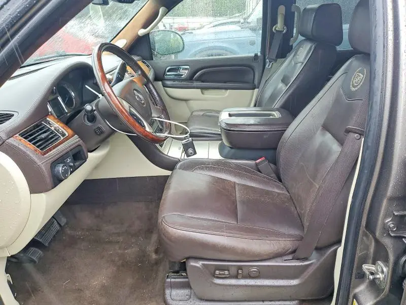 2011 CADILLAC ESCALADE PLATINUM  
