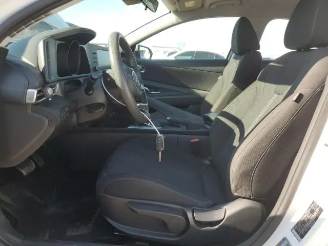 2023 HYUNDAI ELANTRA SE  