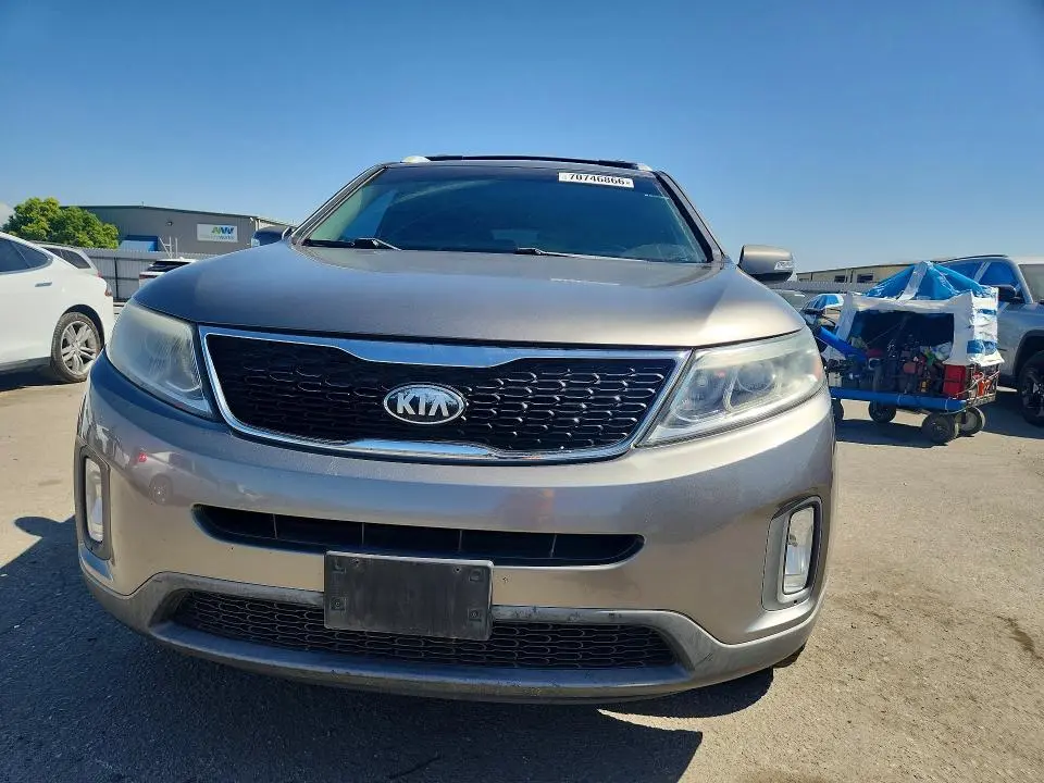 2014 KIA SORENTO LX  