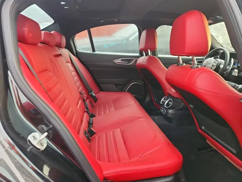 2022 ALFA ROMEO GIULIA SUPER  