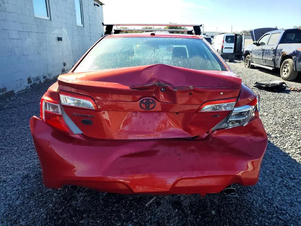 2013 TOYOTA CAMRY SE  