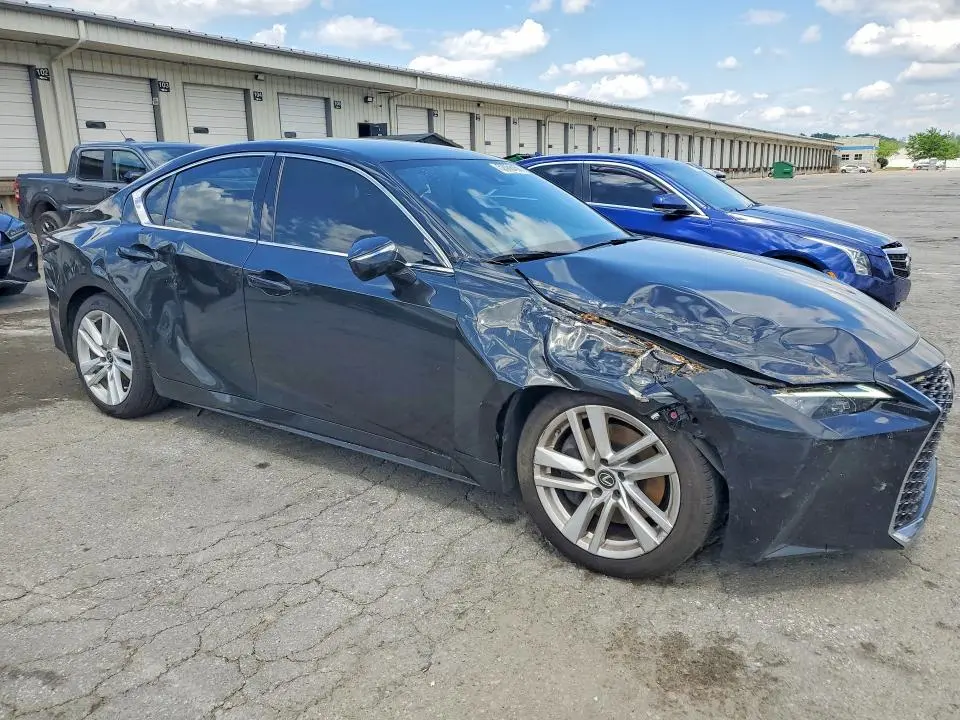 2021 LEXUS IS 300  
