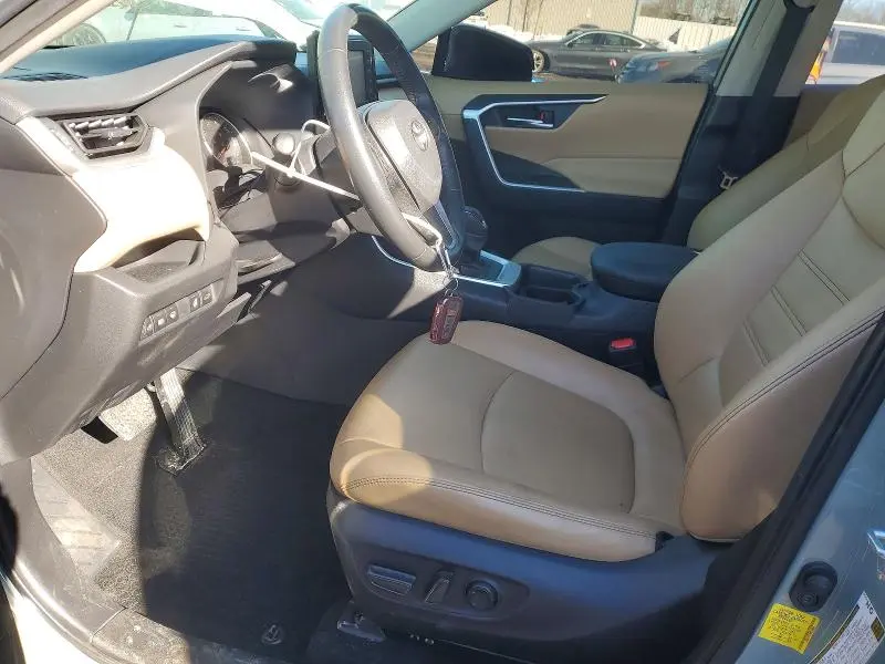 2021 TOYOTA RAV4 XLE PREMIUM  