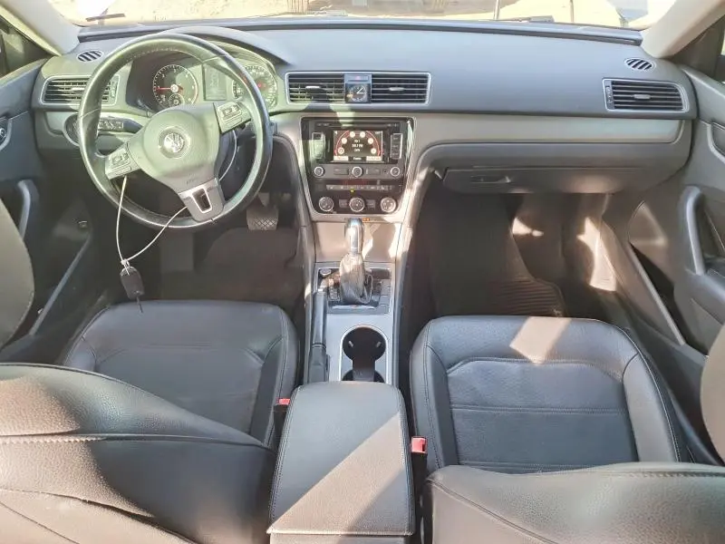 2014 VOLKSWAGEN PASSAT SE  