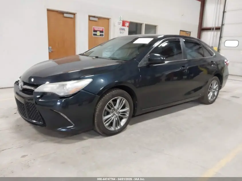 2015 TOYOTA CAMRY SE
