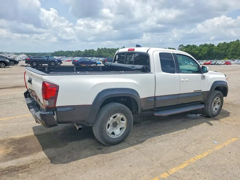 2022 TOYOTA TACOMA SR V6  