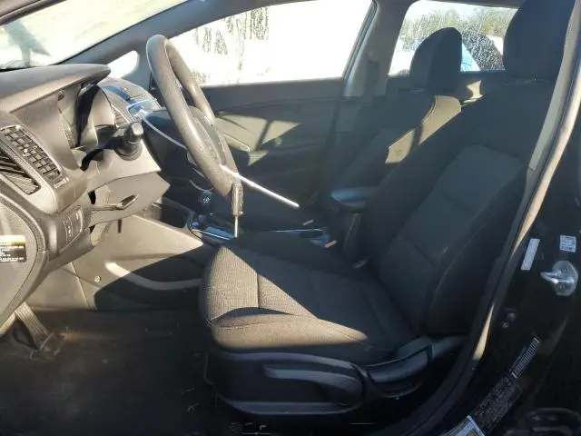 2017 KIA FORTE LX  