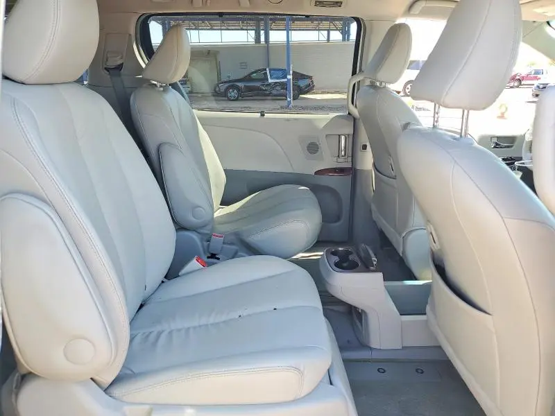 2013 TOYOTA SIENNA XLE 7-PASSENGER AUTO ACCESS SEAT  