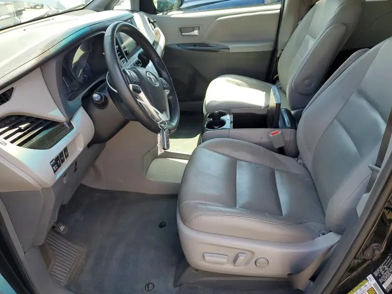 2016 TOYOTA SIENNA XLE 8-PASSENGER  