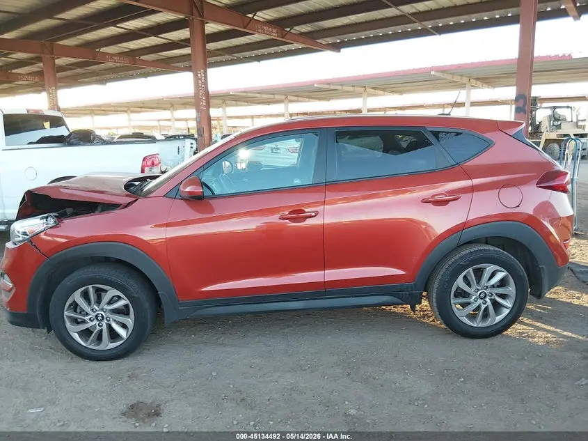 2016 HYUNDAI TUCSON SE