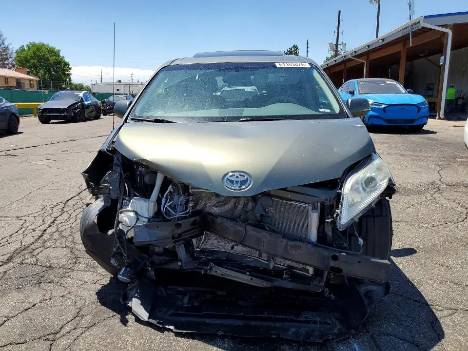 2012 TOYOTA SIENNA XLE 8-PASSENGER  