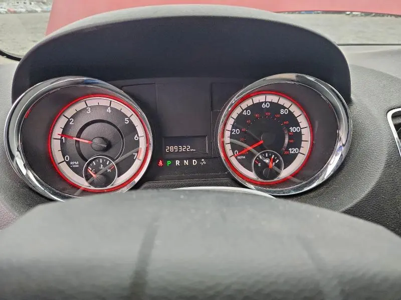 2015 DODGE GRAND CARAVAN SE  