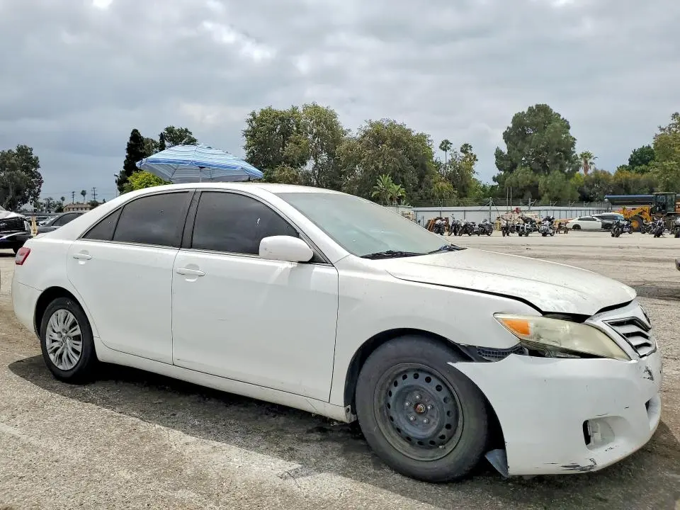 2010 TOYOTA CAMRY LE  
