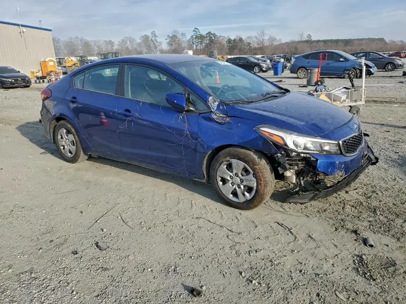 2017 KIA FORTE LX  