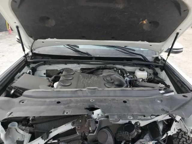 2023 TOYOTA 4RUNNER SE