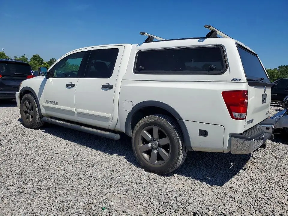 2015 NISSAN TITAN SV  