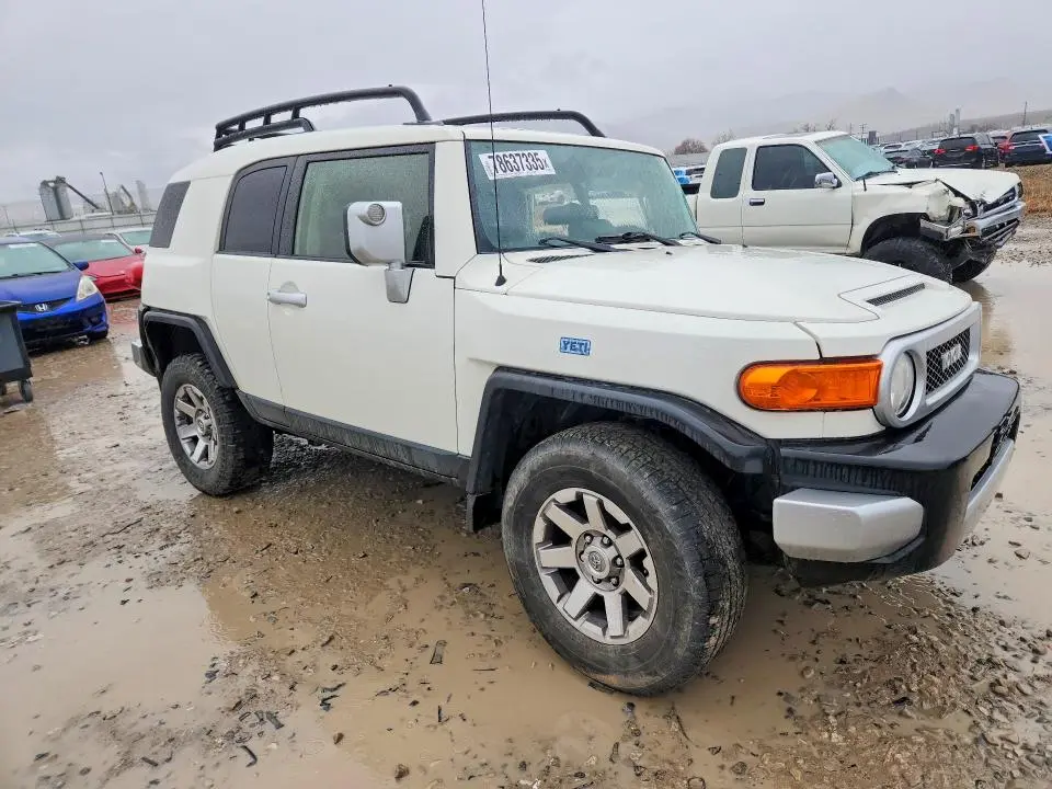 2014 TOYOTA FJ CRUISER   