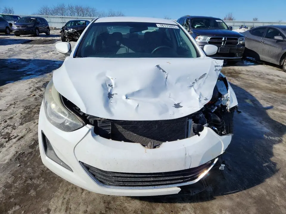 2016 HYUNDAI ELANTRA SE  