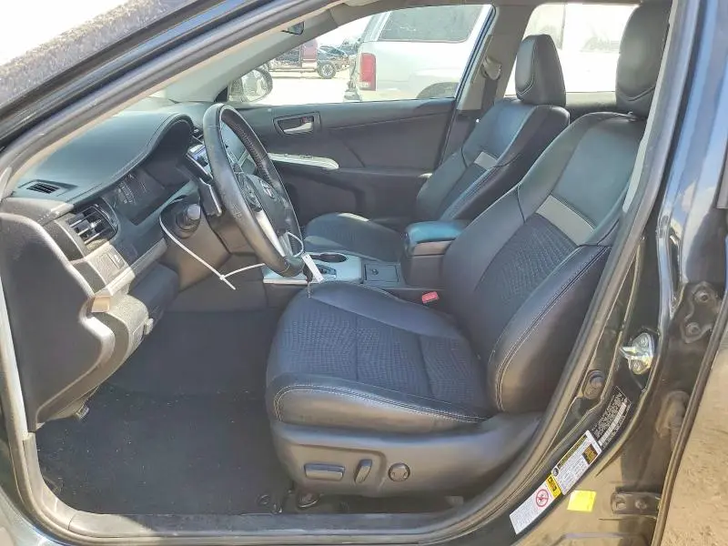 2014 TOYOTA CAMRY SE  