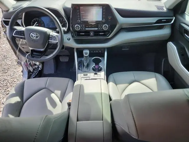 2020 TOYOTA HIGHLANDER XLE  