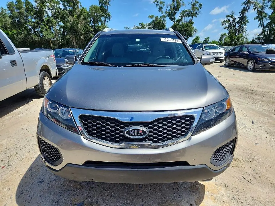2013 KIA SORENTO LX  