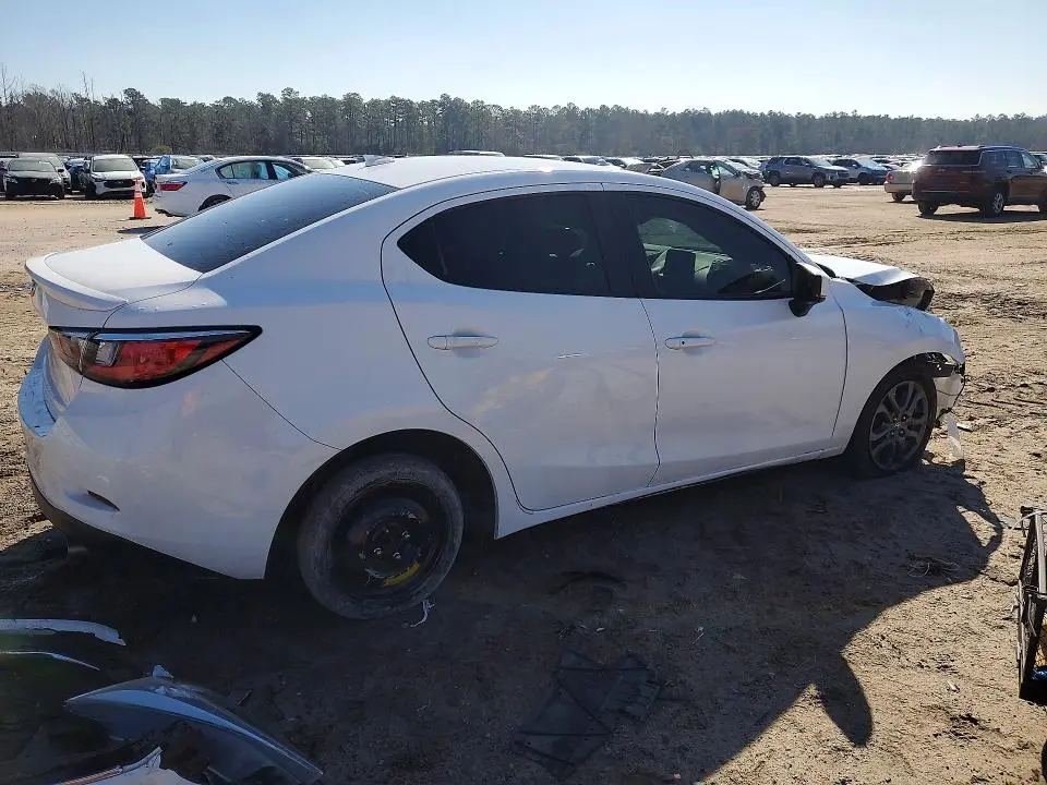 2019 TOYOTA YARIS L  