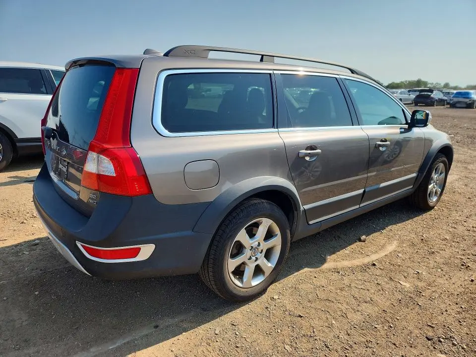 2010 VOLVO XC70 3.2  