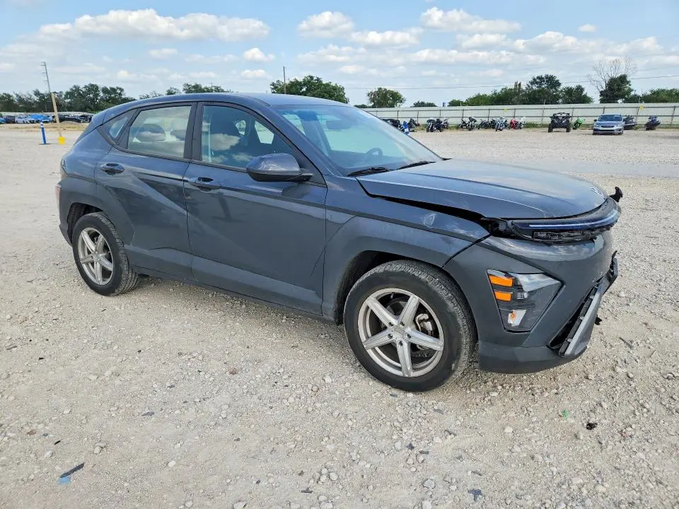 2024 HYUNDAI KONA SE  
