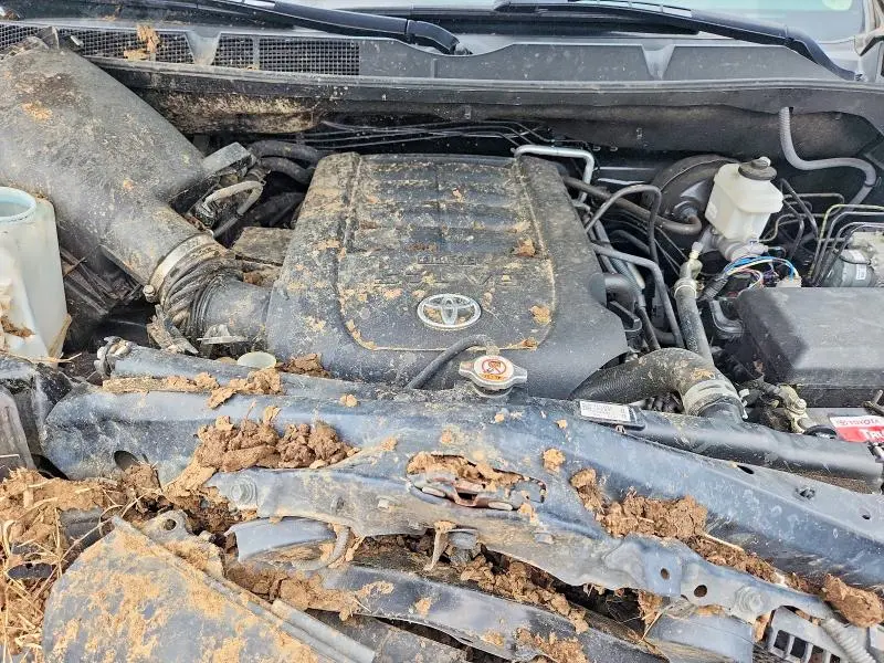 2018 TOYOTA SEQUOIA SR5  