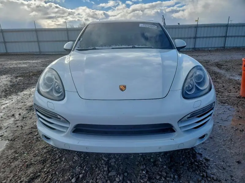 2013 PORSCHE CAYENNE   