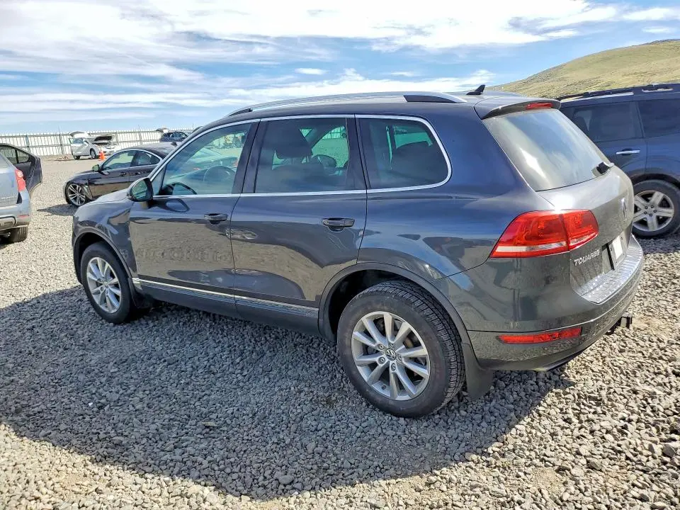 2014 VOLKSWAGEN TOUAREG V6  