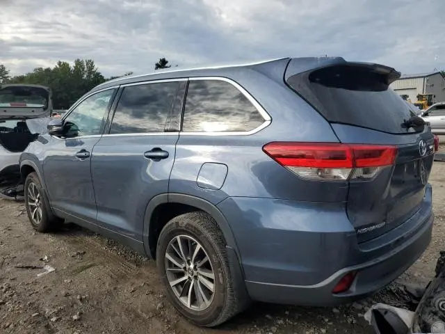 2019 TOYOTA HIGHLANDER SE  
