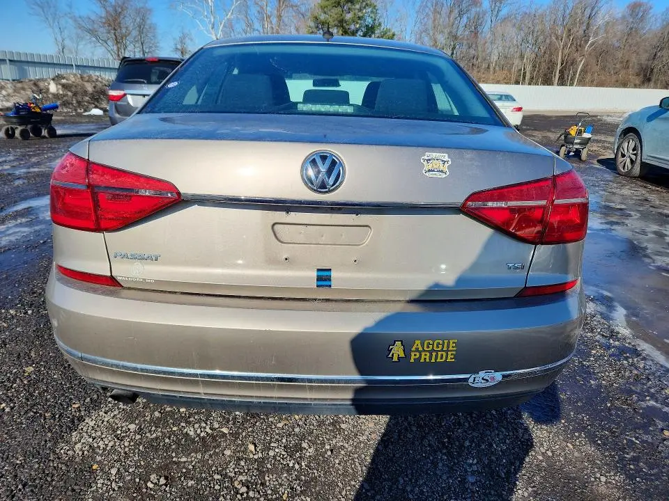 2016 VOLKSWAGEN PASSAT S  