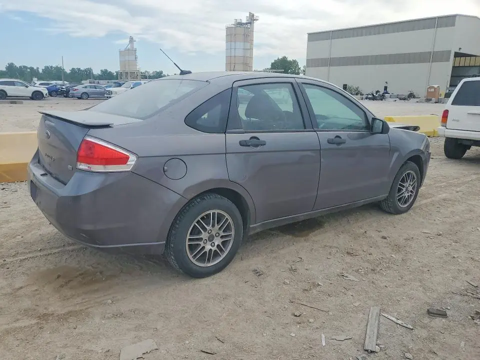 2010 FORD FOCUS SE  