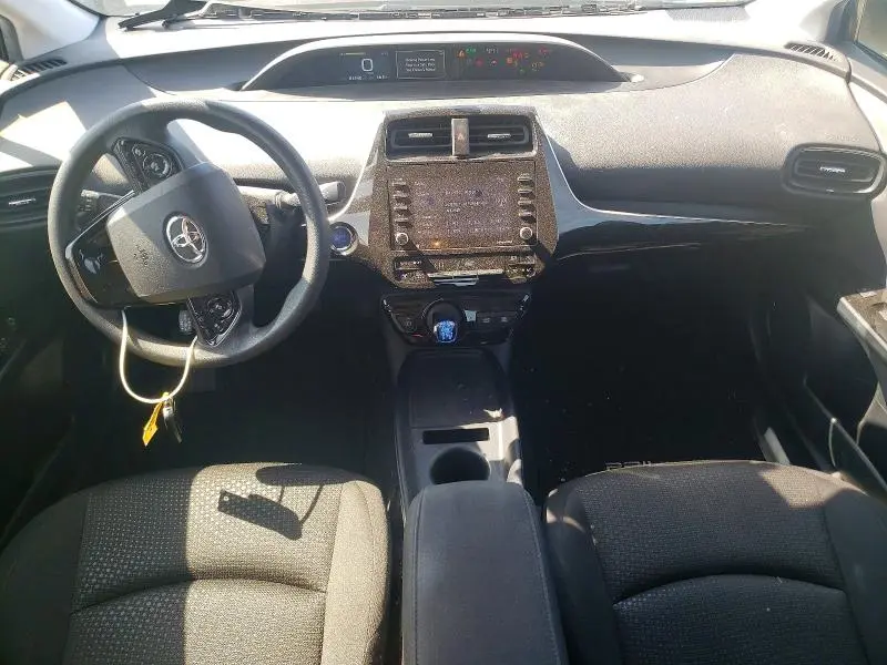 2021 TOYOTA PRIUS LE  