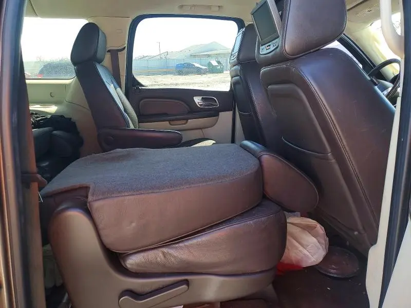 2011 CADILLAC ESCALADE ESV PLATINUM  