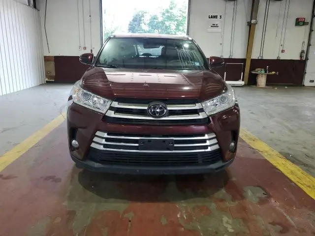2017 TOYOTA HIGHLANDER LIMITED  